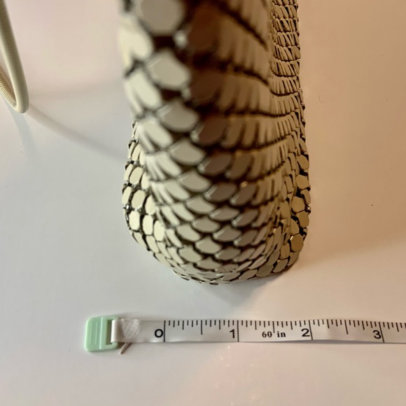 Vintage La Regale Cream Interlocking Beaded Crossbody Glamour Evening Party Bag - Picture 13 of 17